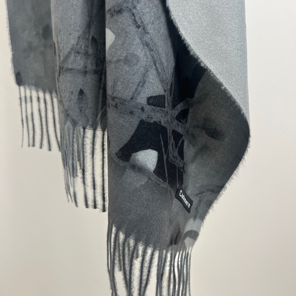 100% Cashmere Gray Pink Floral Butterfly Soft Warm Versatile Scarf Wrap 26 X 72 - Picture 10 of 11